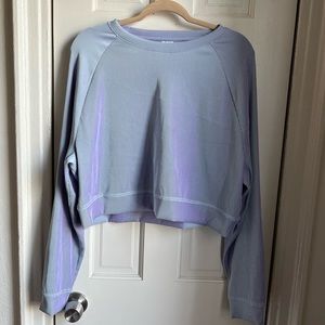 Nylora Cropped Ribbed Iridescent Crewneck Shirt
